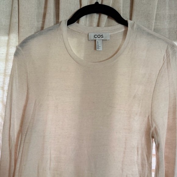 COS Off-White 100% merino wool crew neck - Picture 2 of 7
